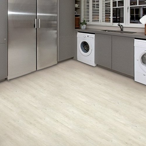 Durable waterproof flooring in Valencia, CA from 76 Floors